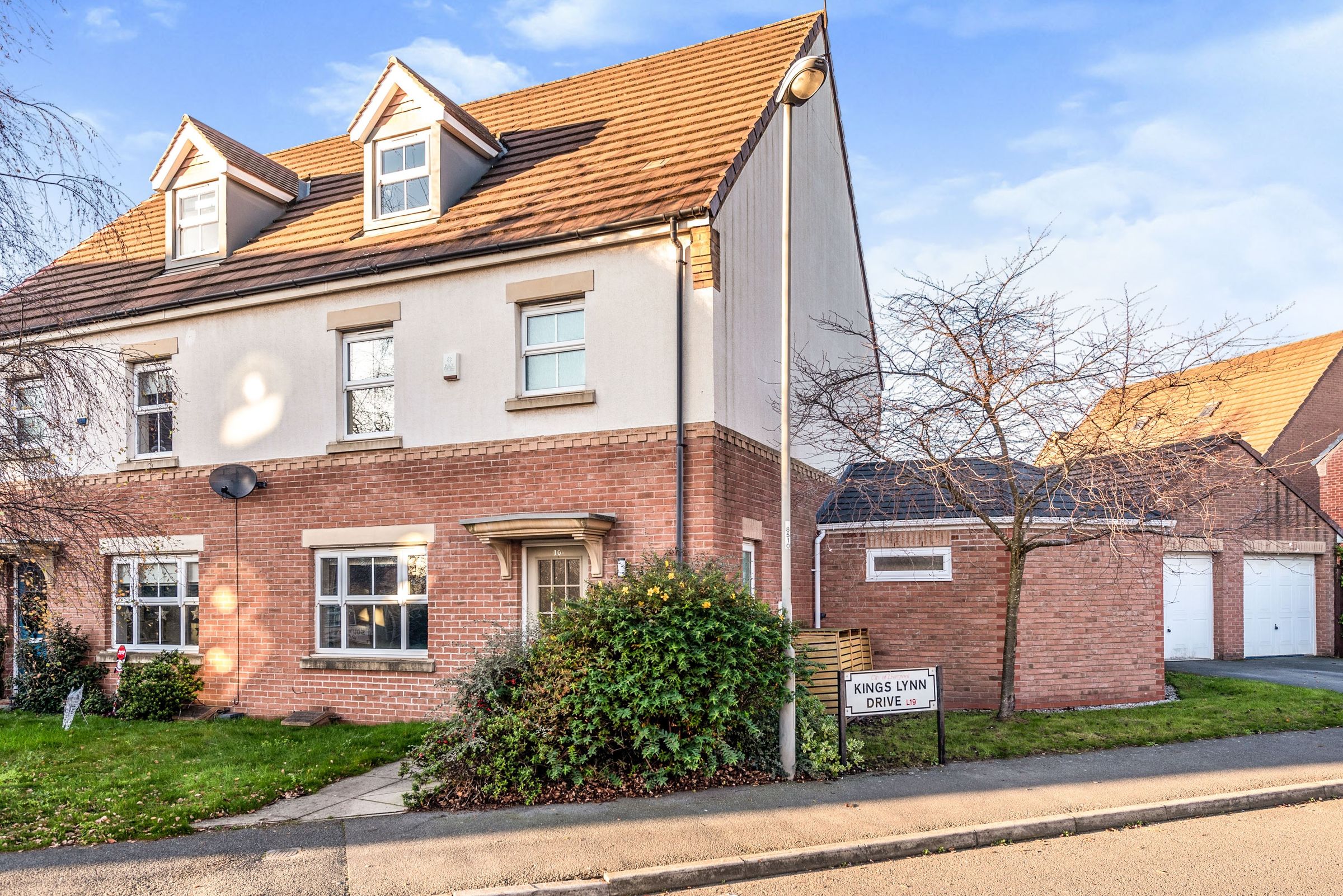 4 bed semidetached house for sale in Kings Lynn Drive, Liverpool