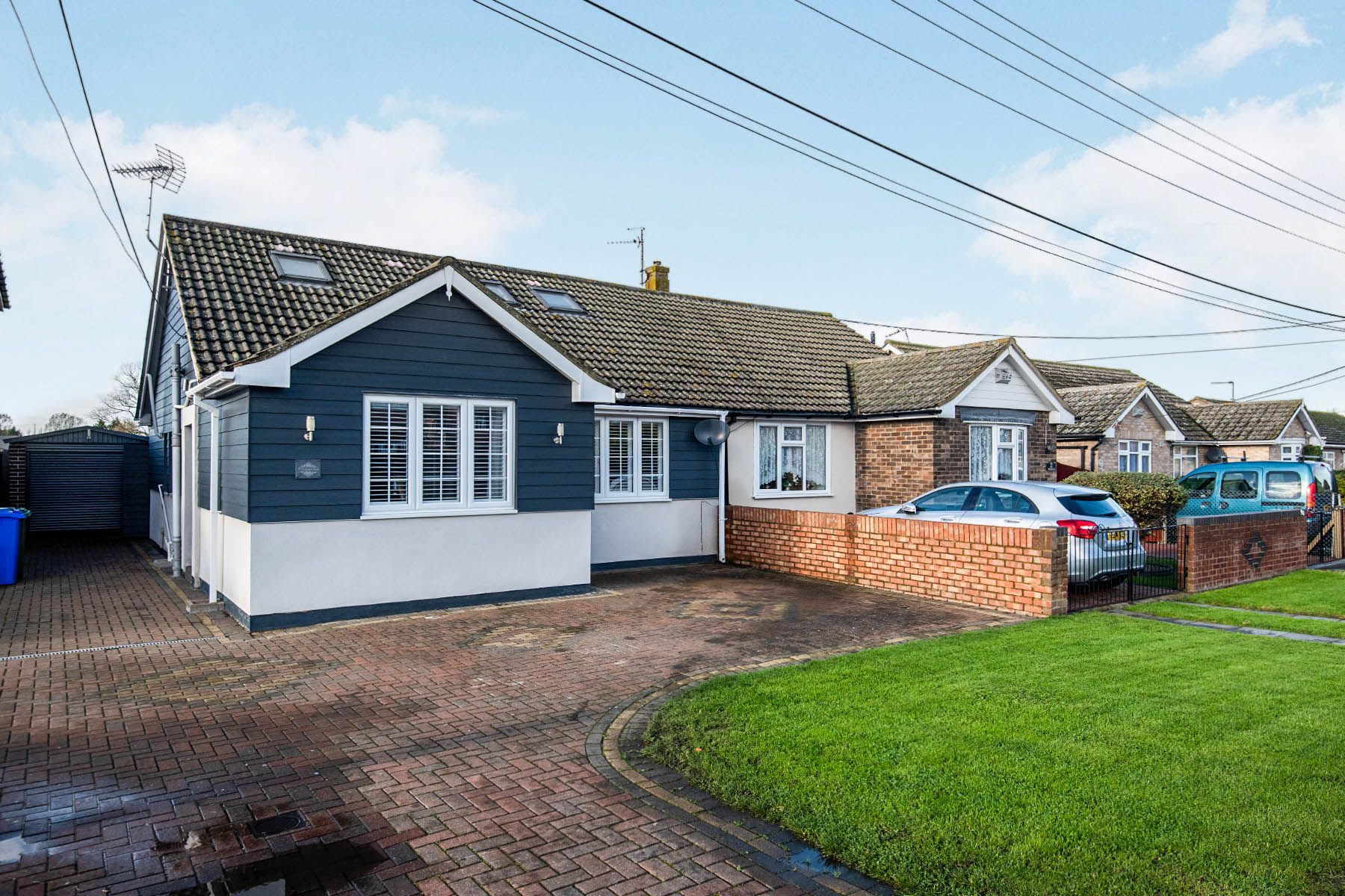 3 bed semidetached bungalow for sale in Scrapsgate Road, Minster On