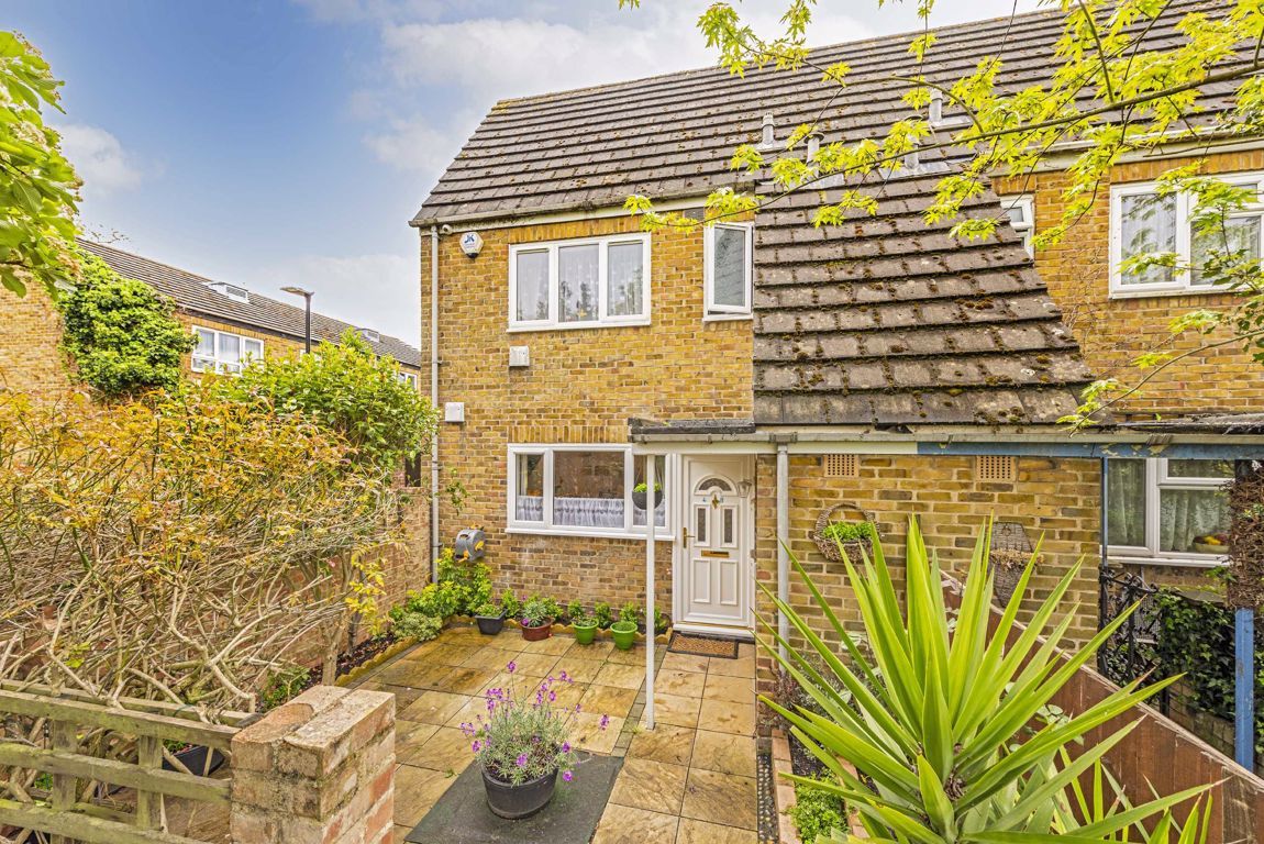 3 bed terraced house for sale in Logan Close, Hounslow TW4 Zoopla