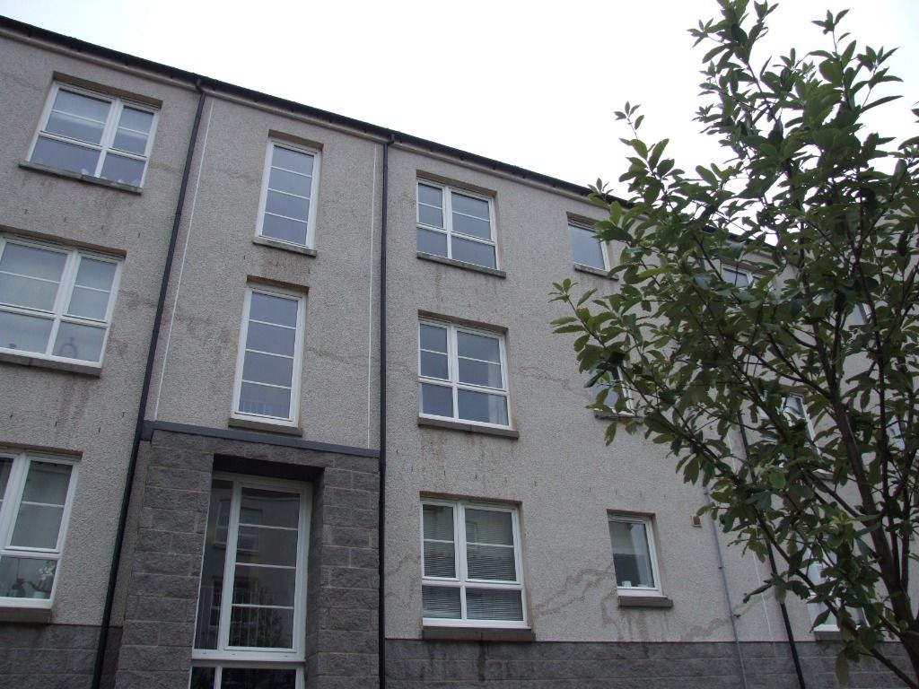 2 bed flat to rent in Urquhart Court, Urquhart Road, The City Centre