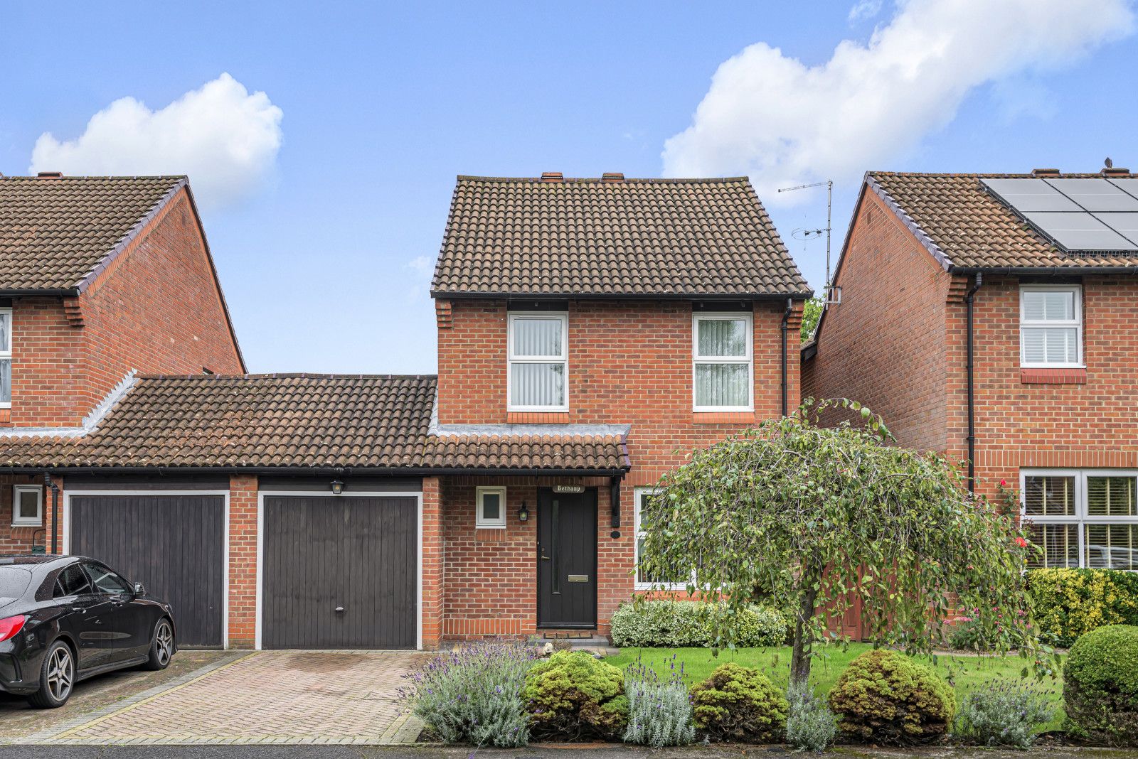 3 bed detached house for sale in Merrivale Gardens, Woking, Surrey GU21 Zoopla