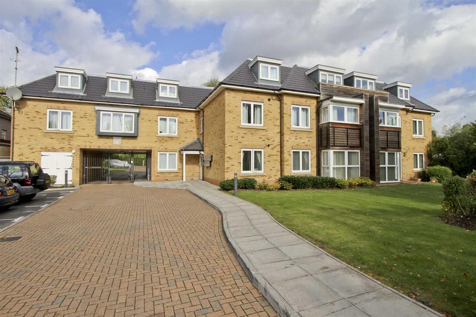 Chestlands Court, Hercies Road, Hillingdon UB10  