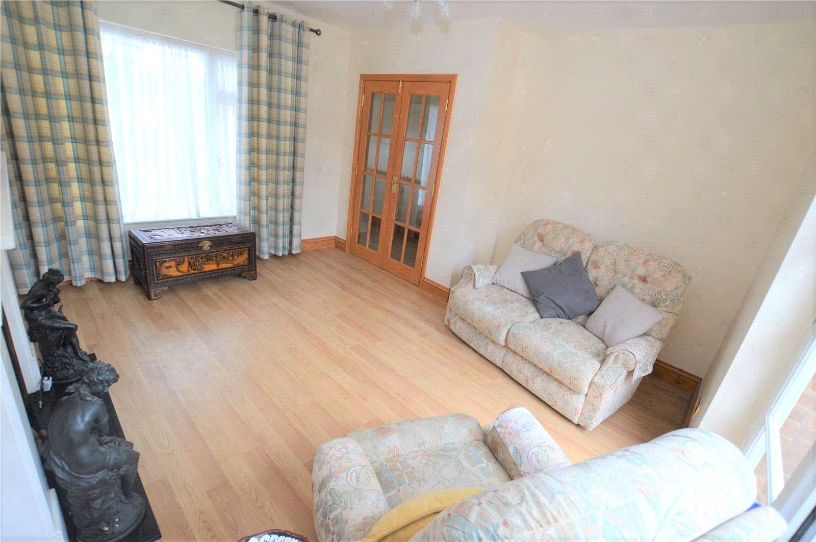 2 bed bungalow for sale in Hadrian Avenue, Dunstable, Bedfordshire LU5