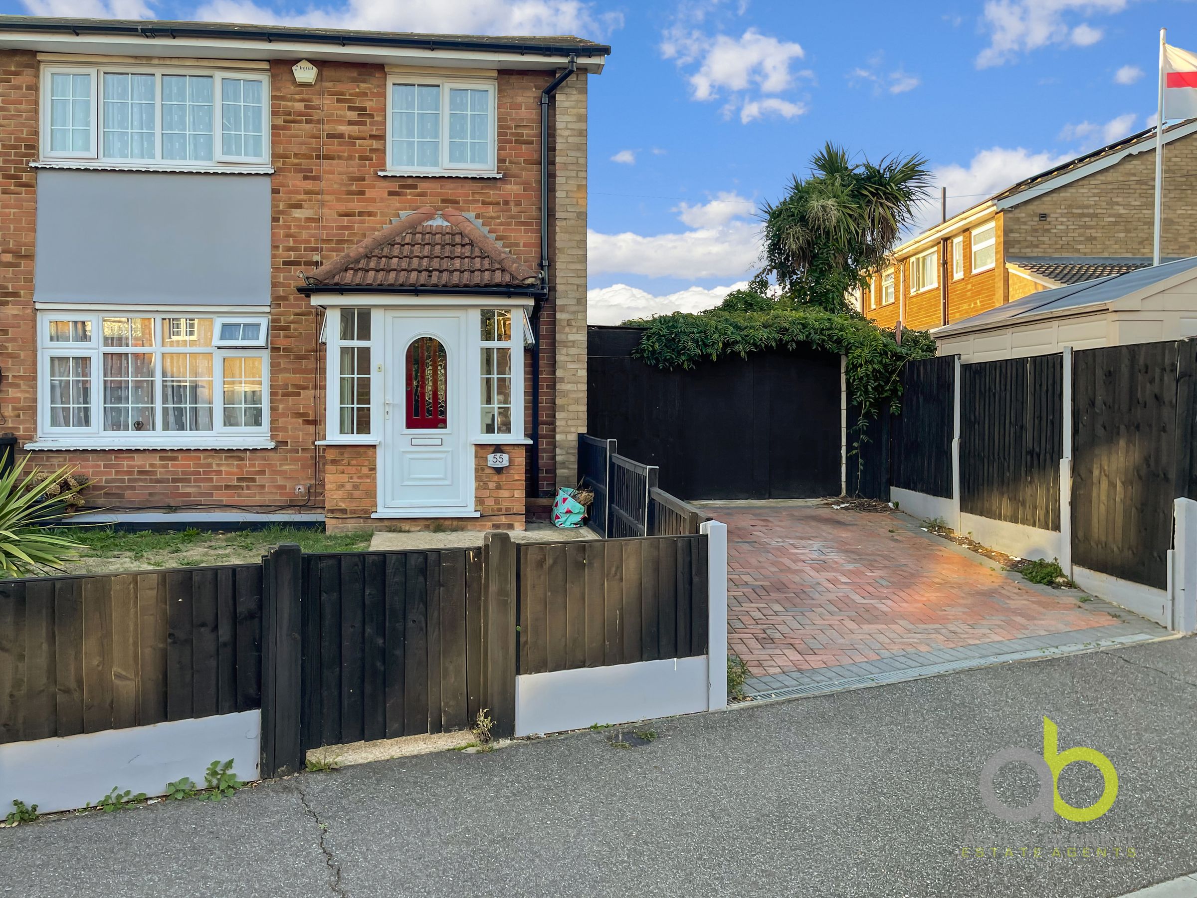 3 bed semidetached house for sale in Godman Road, Grays, Essex RM16