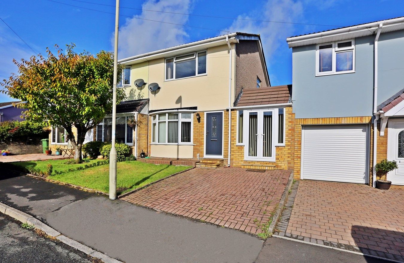 2 bed semidetached house for sale in St Andrews Road, Penycoedcae