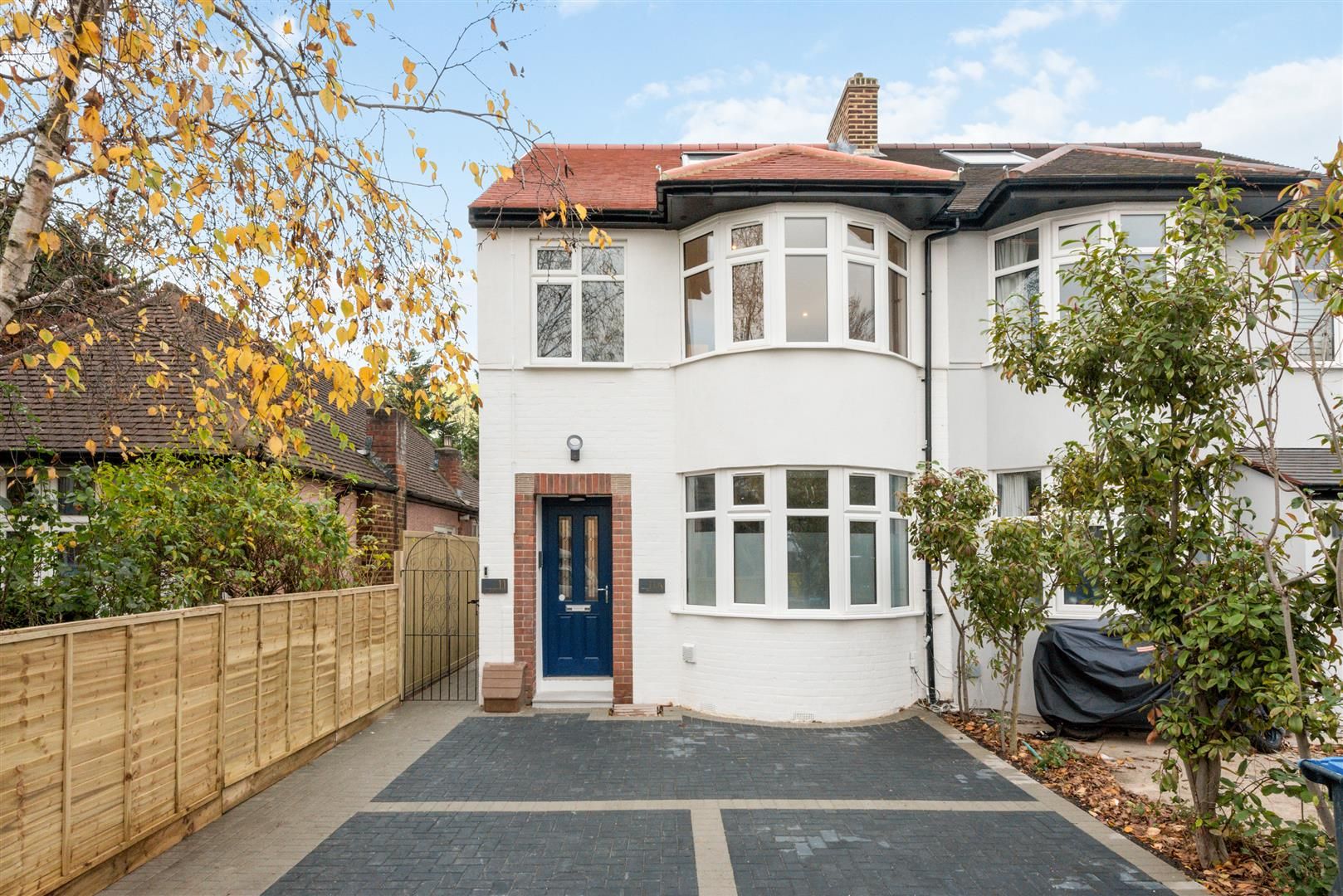 3 bed property to rent in Grand Drive, Raynes Park, London SW20 Zoopla