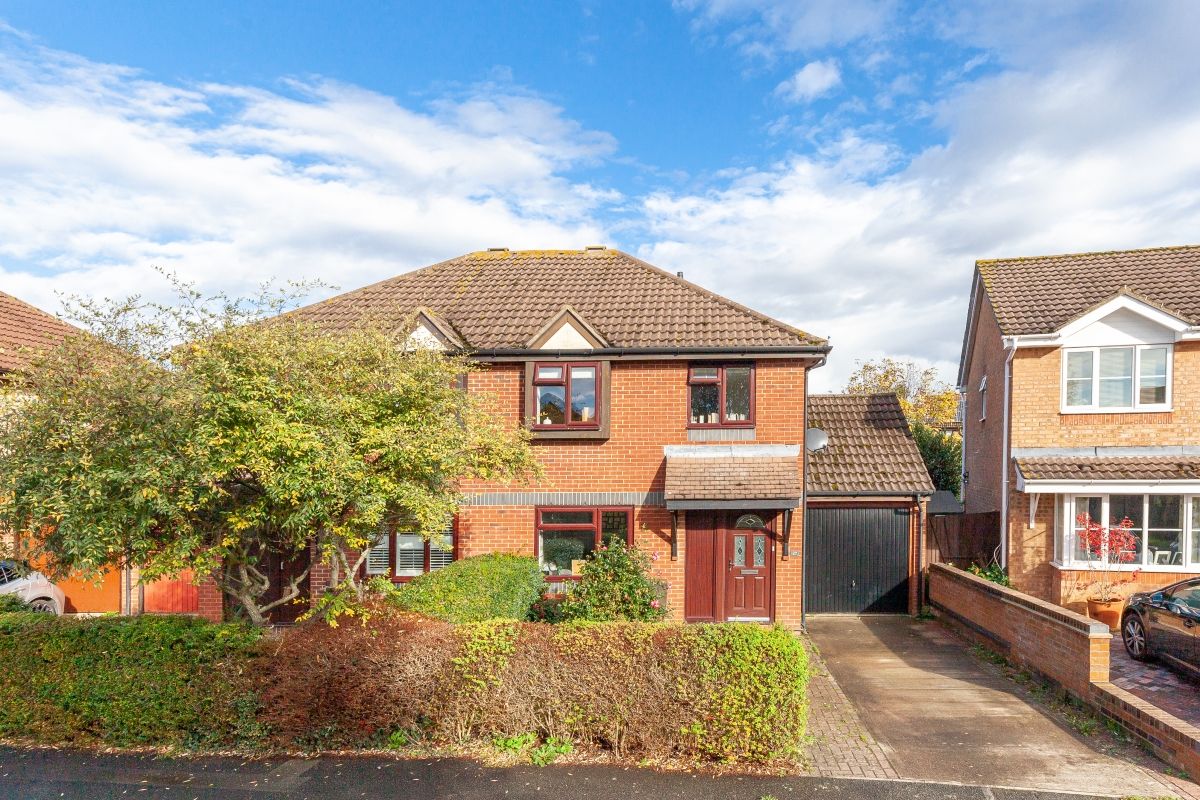 3 bed semidetached house to rent in Gibson Close, Abingdon OX14 Zoopla
