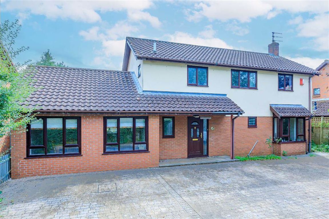 4 bed detached house for sale in Applegate, Brentry, Bristol BS10 Zoopla