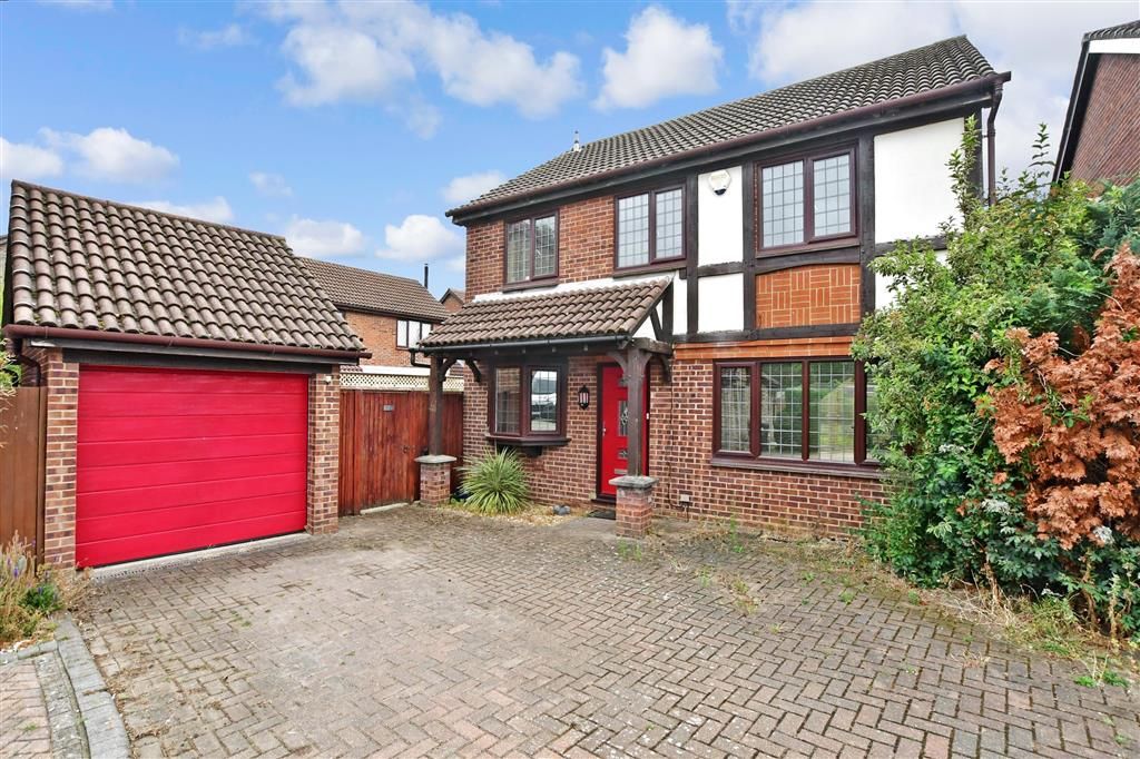 4 bed detached house for sale in Bridgewater Place, Leybourne, Kent