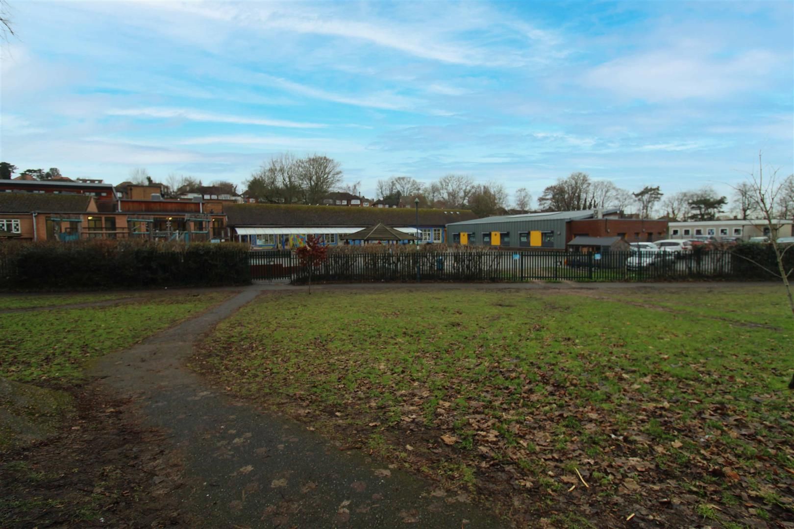 2 bed flat for sale in Radcliffe Gardens, Carshalton SM5 Zoopla