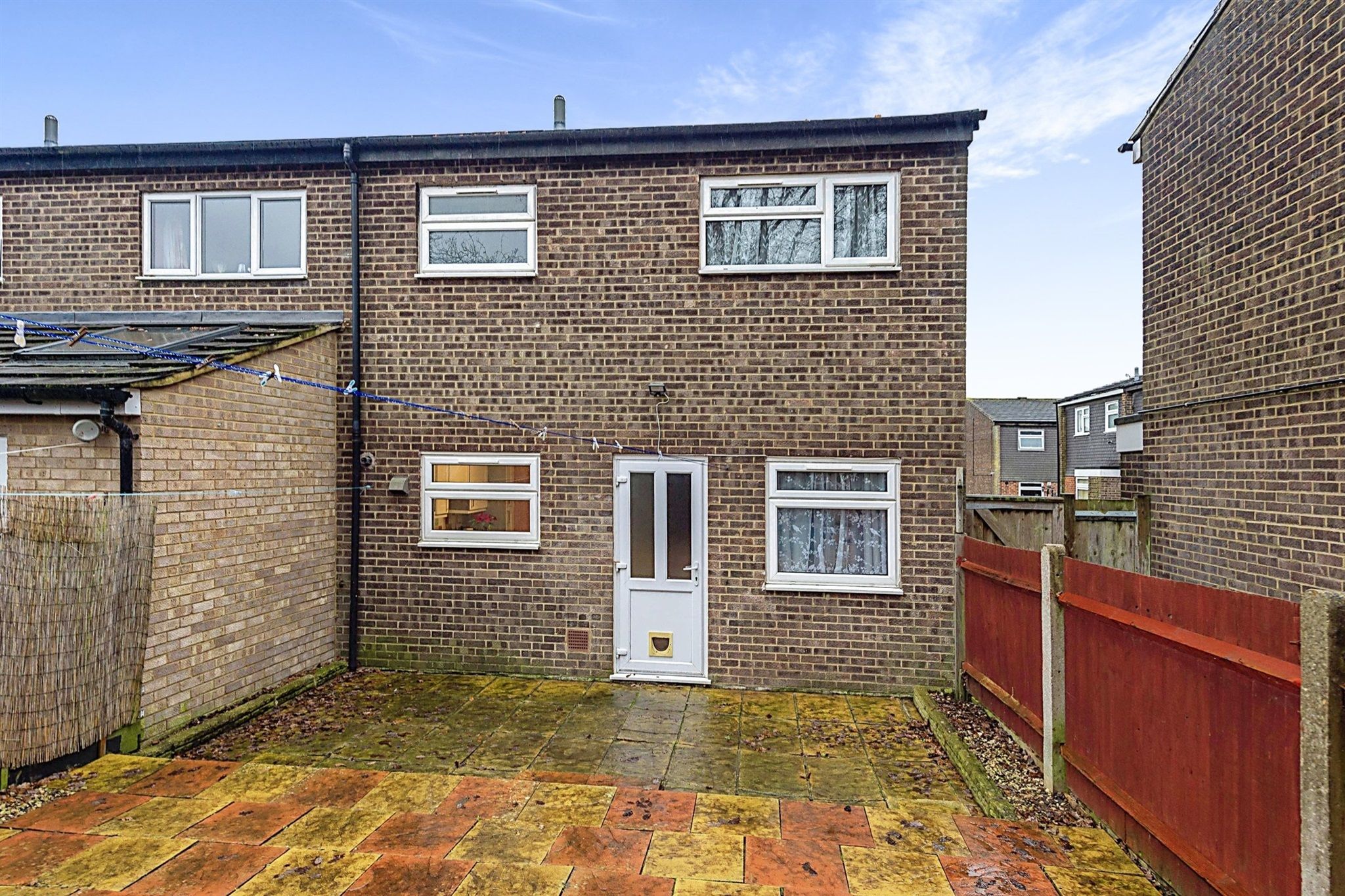 3 bed end terrace house for sale in Lomond Road, Piccotts End, Hemel