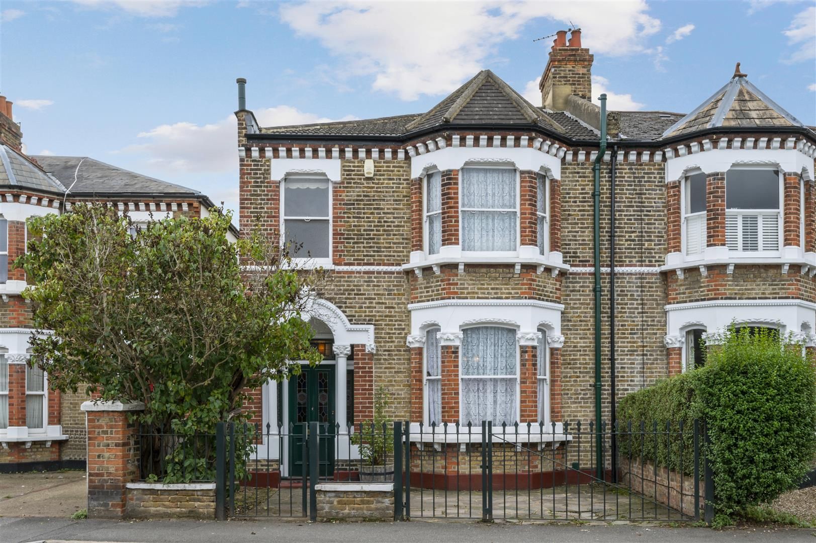 3 bed property for sale in Kingston Road, Raynes Park SW20 Zoopla