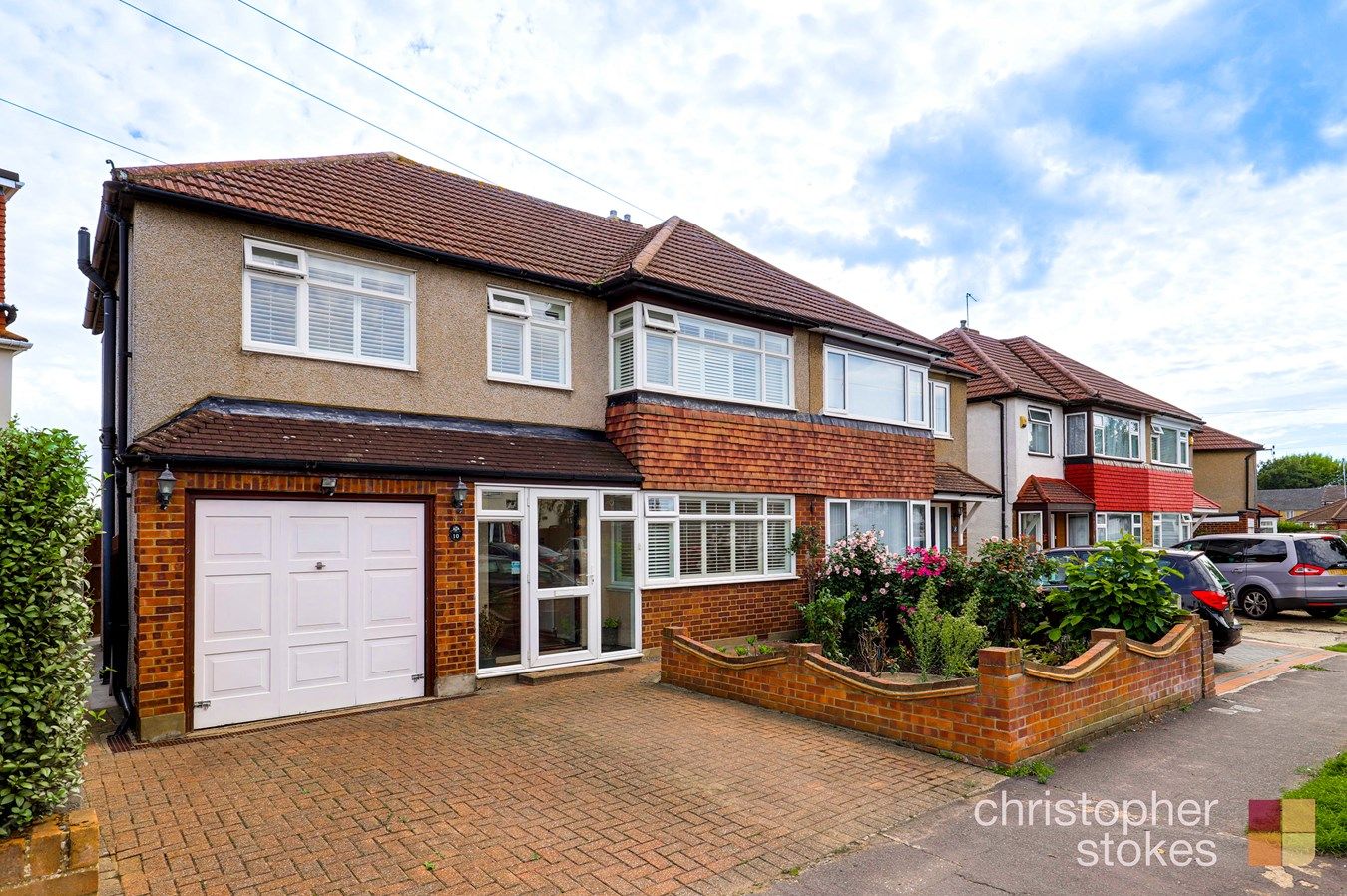 4 bed semidetached house for sale in Debenham Road, Cheshunt, Waltham