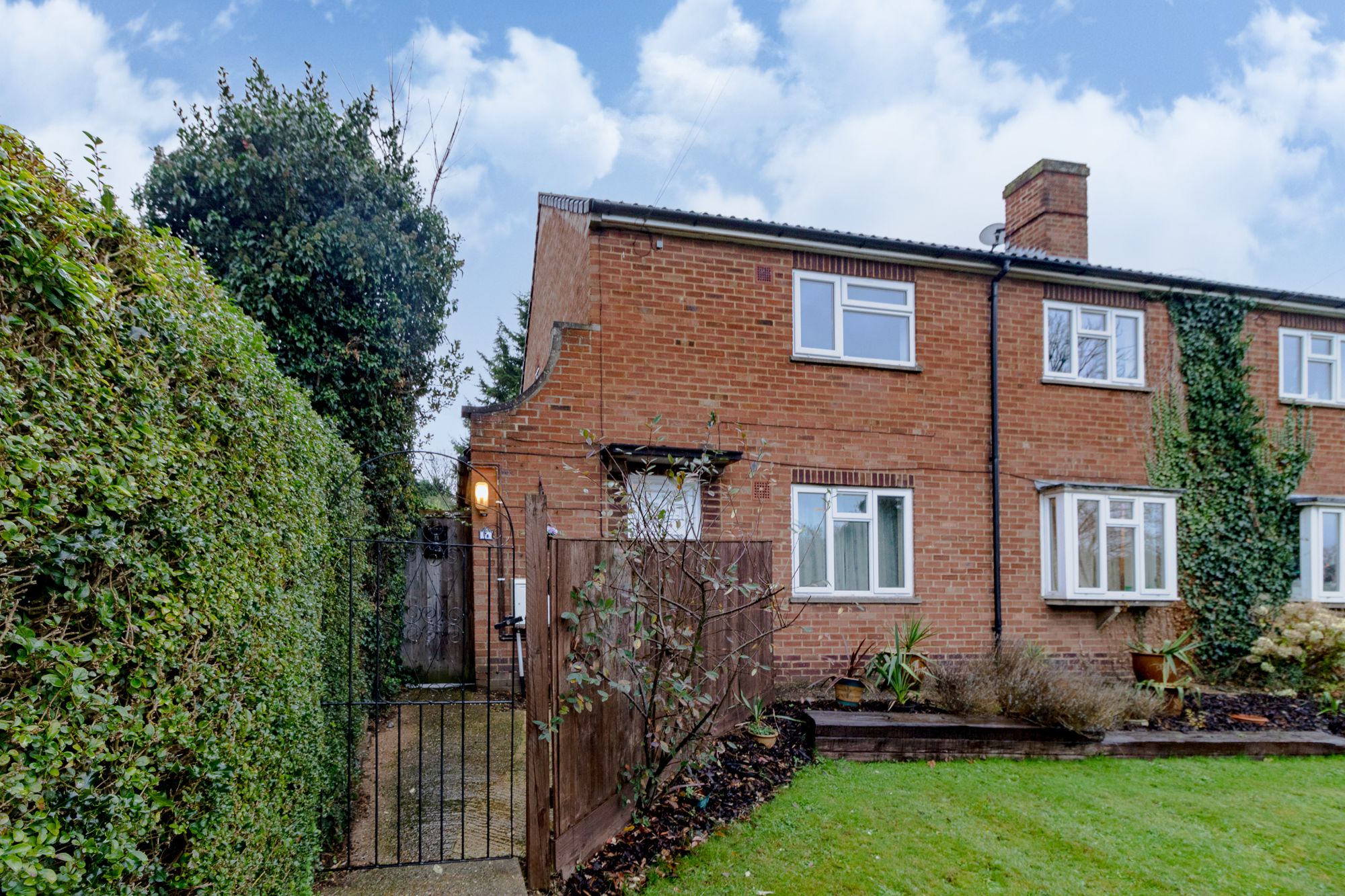 2 bed for sale in Bartletts Hillside Close, Chalfont St