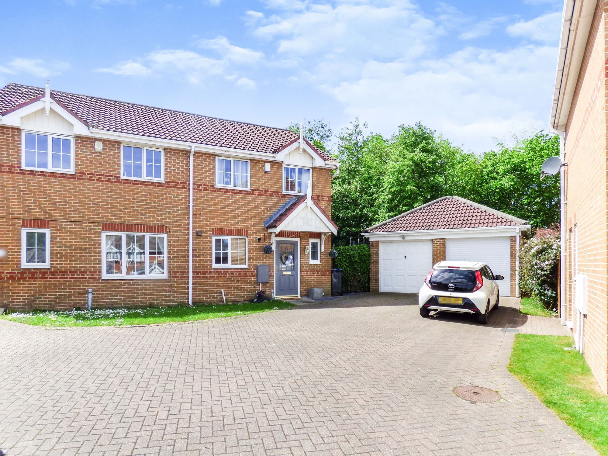 3 bed semidetached house for sale in Oakwell Court, Hamsterley