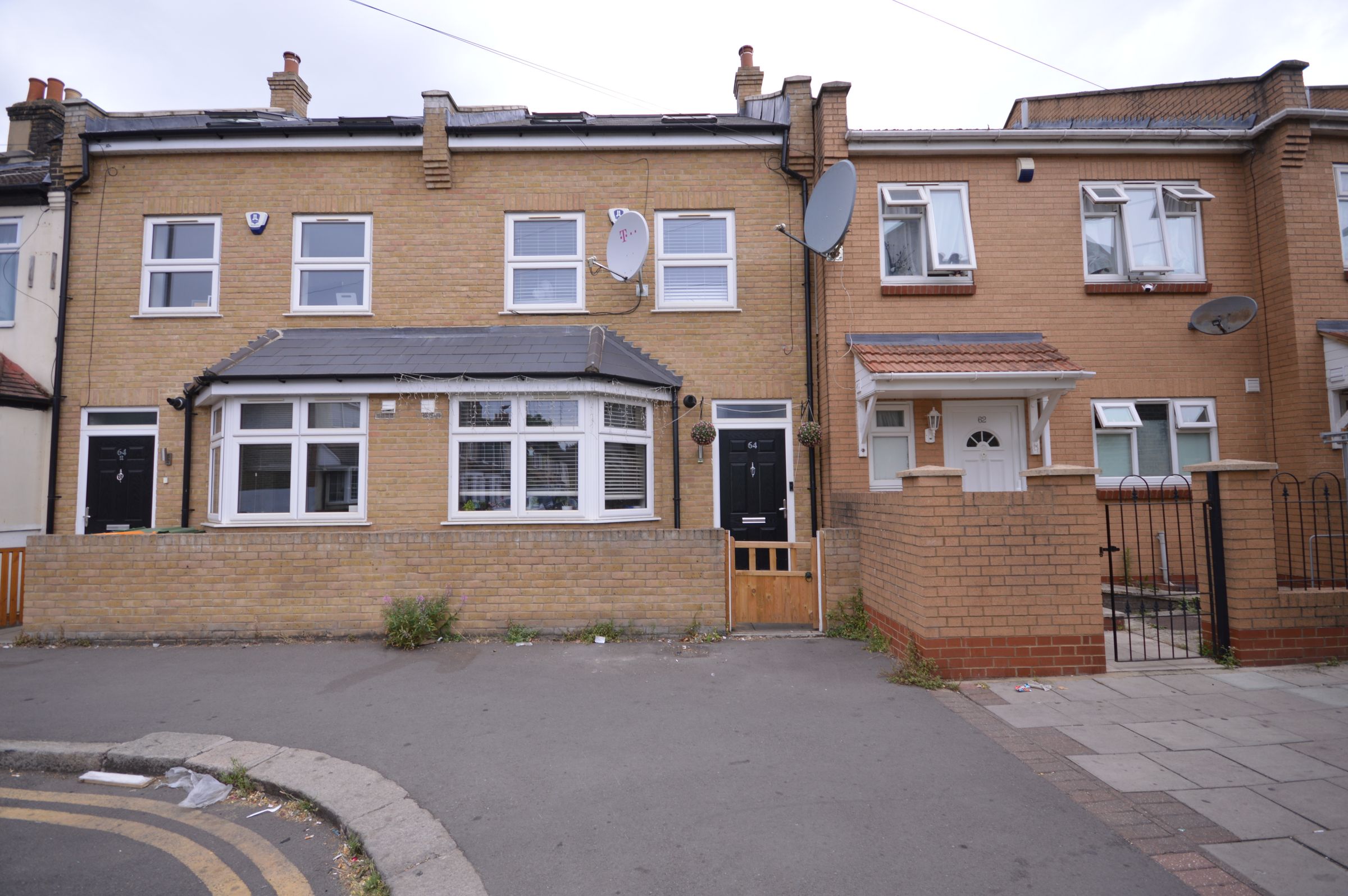 4 bed terraced house for sale in Pretoria Road, London E16 Zoopla