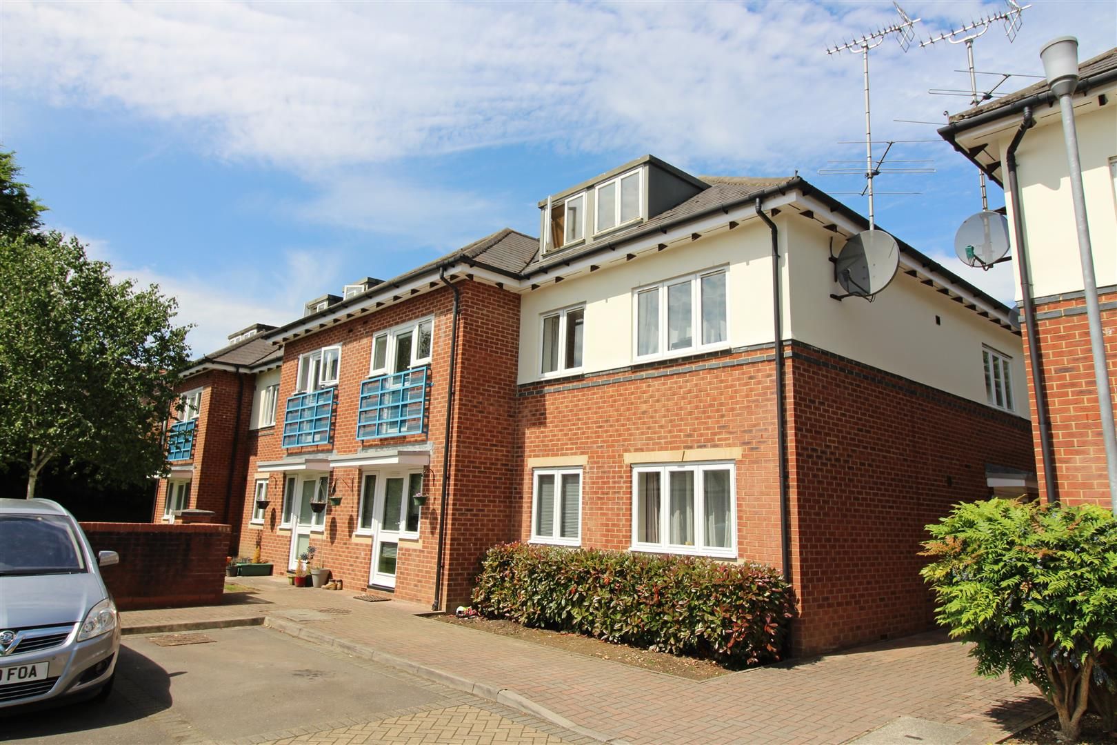2 bed flat for sale in Marshland Square, Emmer Green, Reading RG4 Zoopla