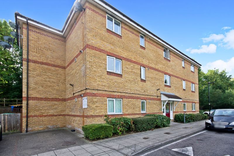 2 bed flat for sale in Acock Grove, Northolt UB5 Zoopla