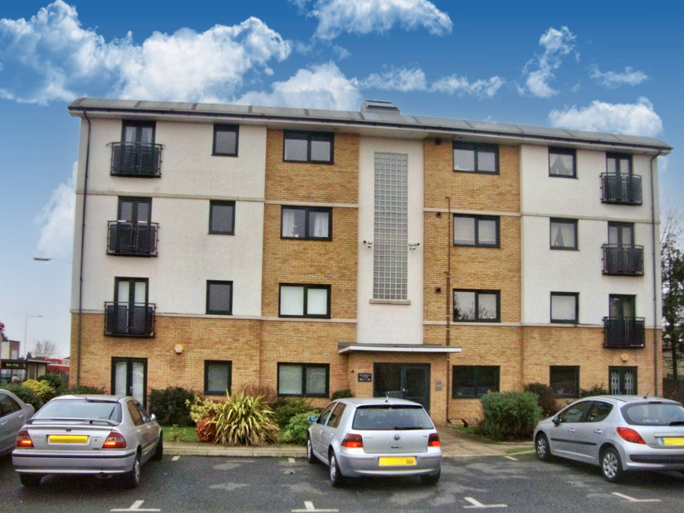 2 bed flat to rent in Yeading Lane, Hayes UB4 Zoopla