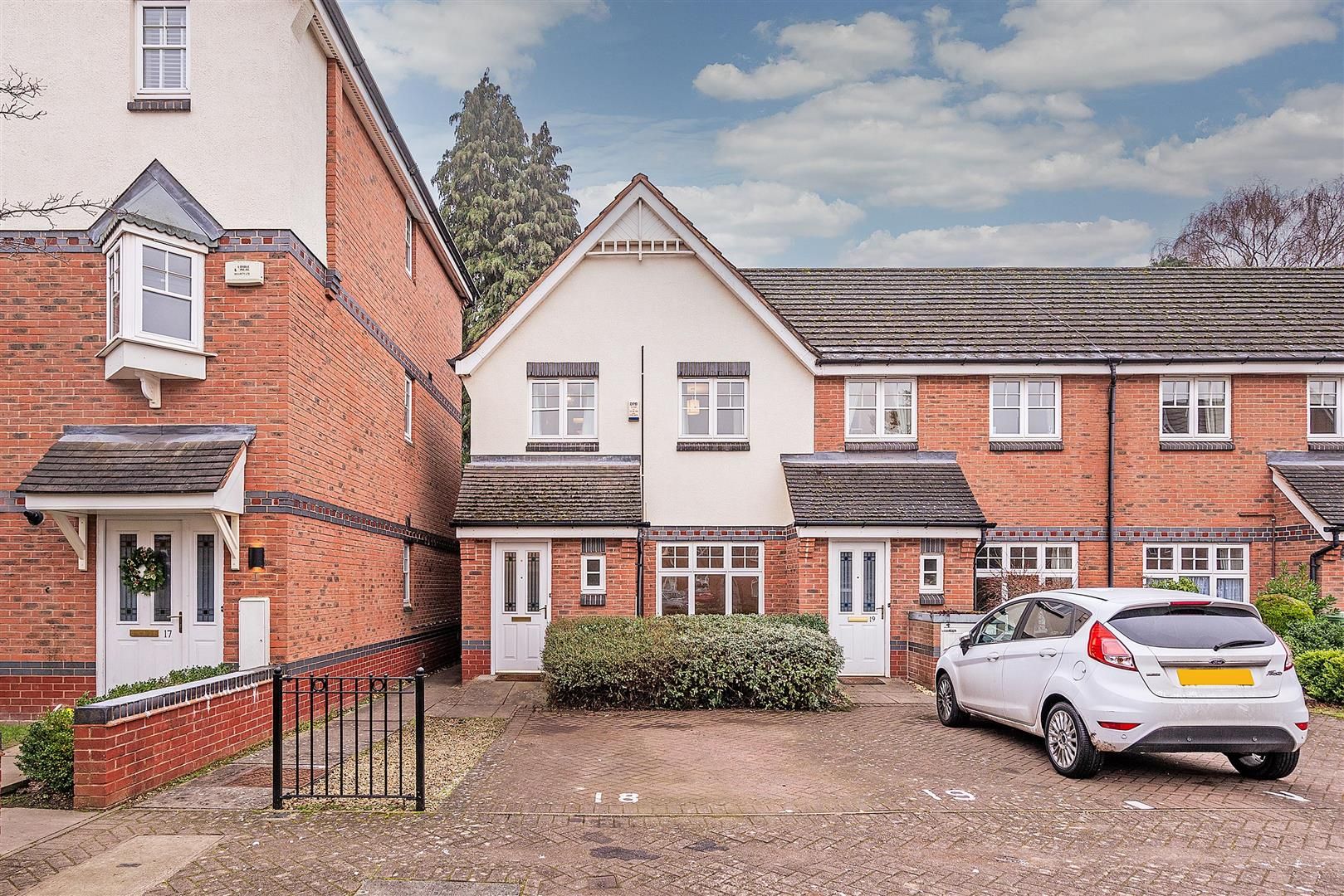 3 bed end terrace house to rent in Thorpe Court, Solihull B91 Zoopla