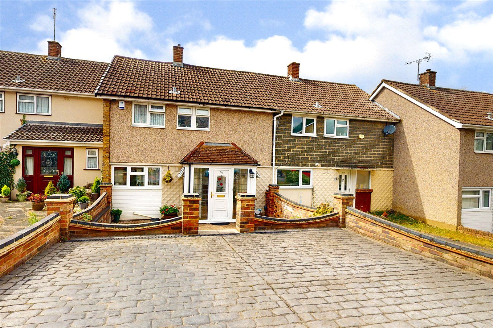 3 bed terraced house for sale in Nether Priors, Basildon, Essex SS14 Zoopla