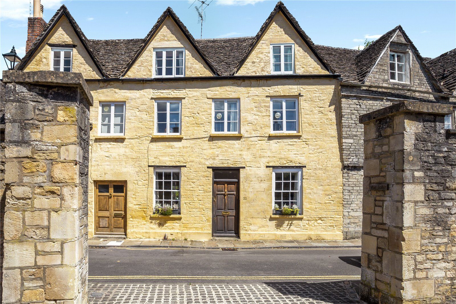 4 bed terraced house for sale in Coxwell Street, Cirencester