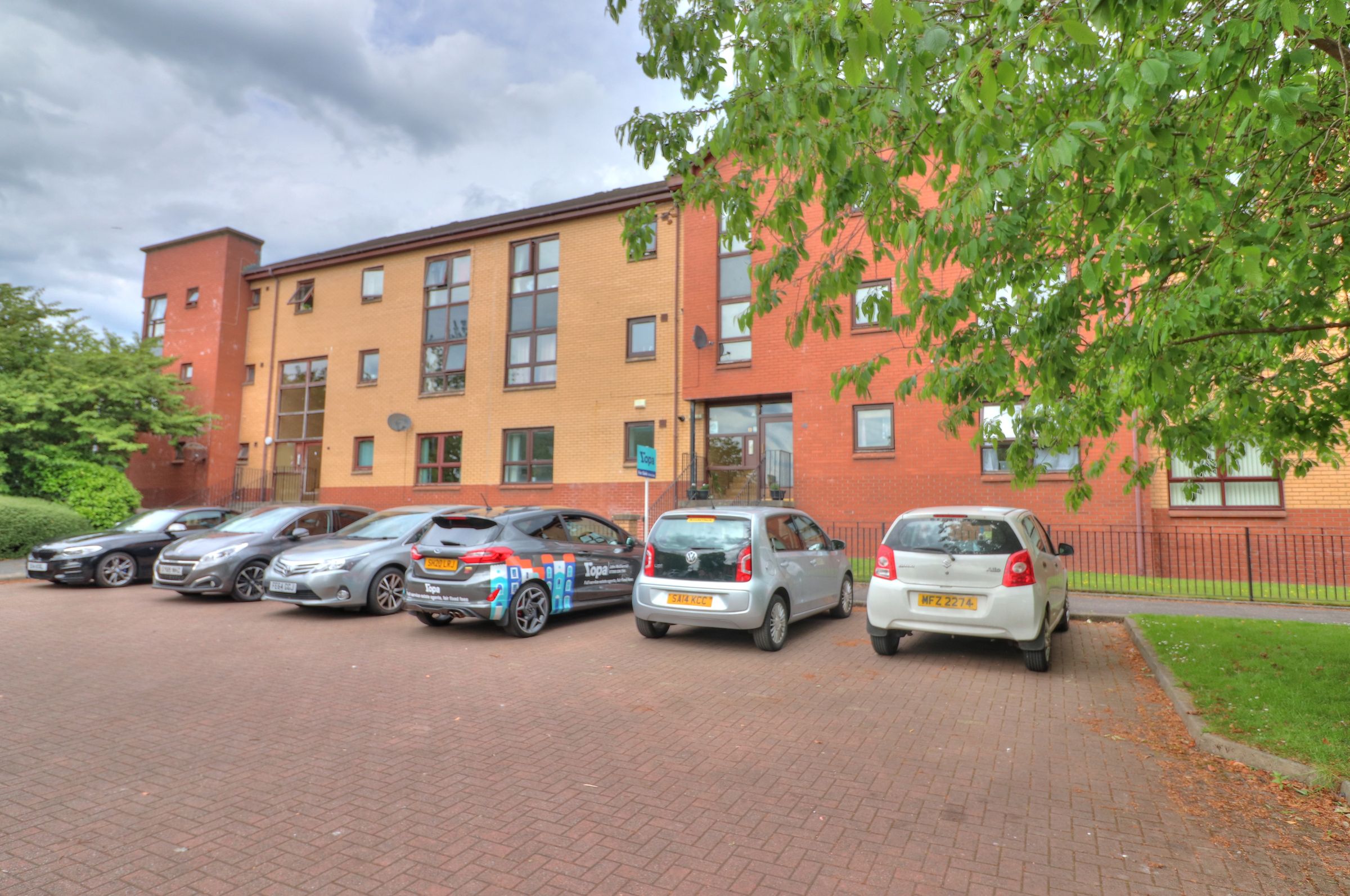 Hopehill Gardens, Glasgow G20  