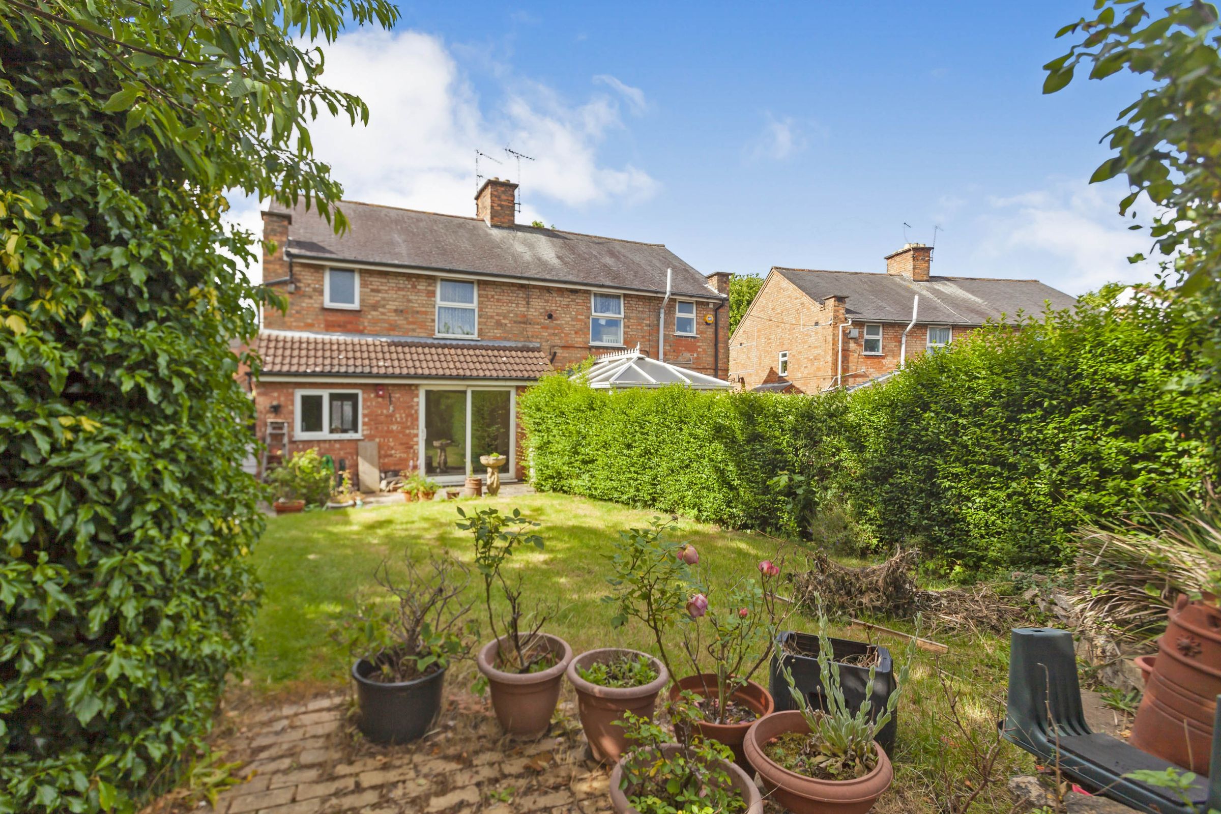 3 bed semidetached house for sale in Knighton Lane East, Leicester LE2