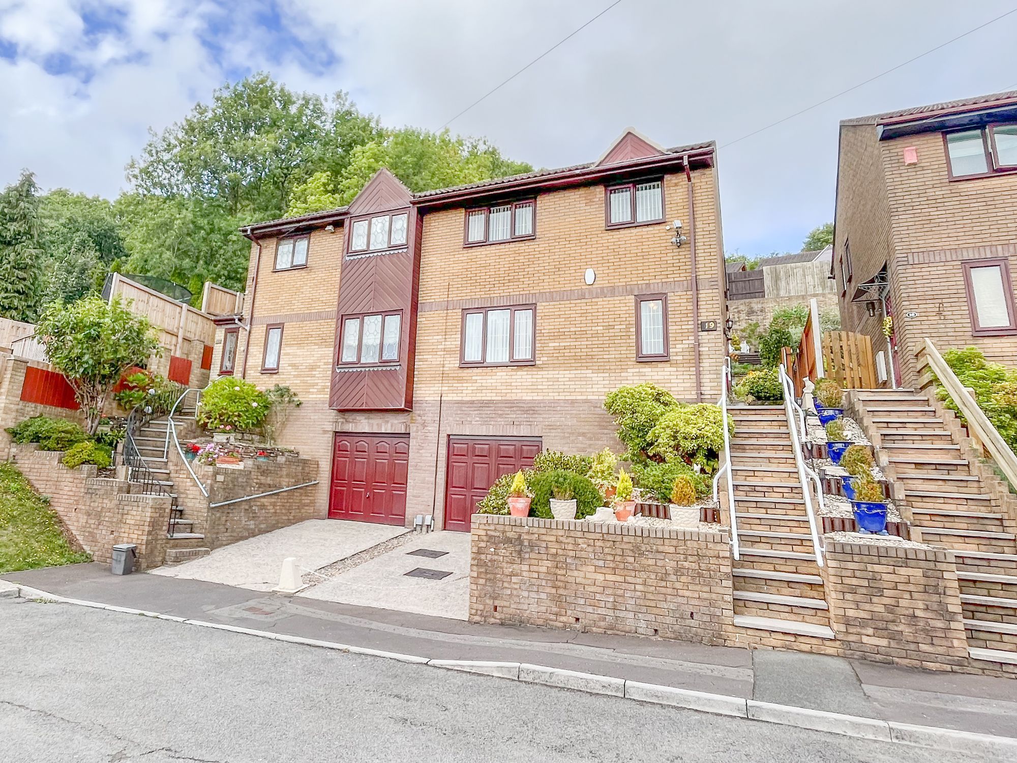 3 bed semidetached house for sale in Cotswold Close, Newport NP19 Zoopla