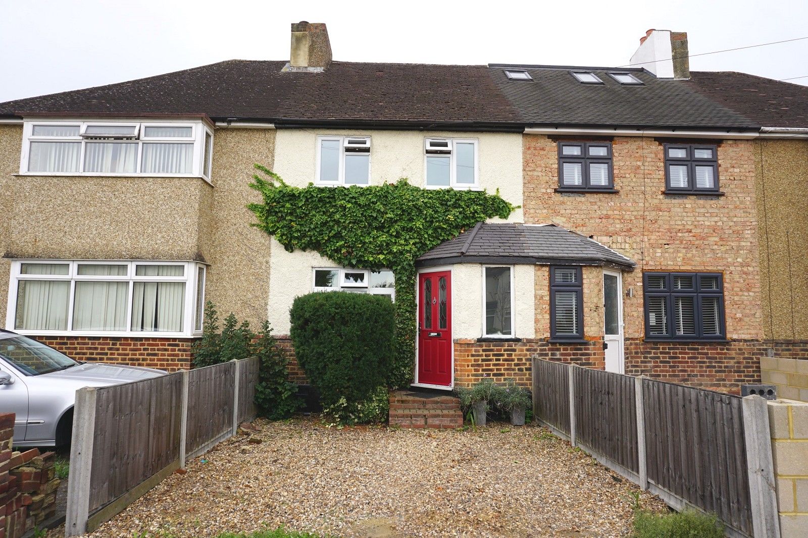 2-bed-terraced-house-for-sale-in-stokesby-road-chessington-surrey