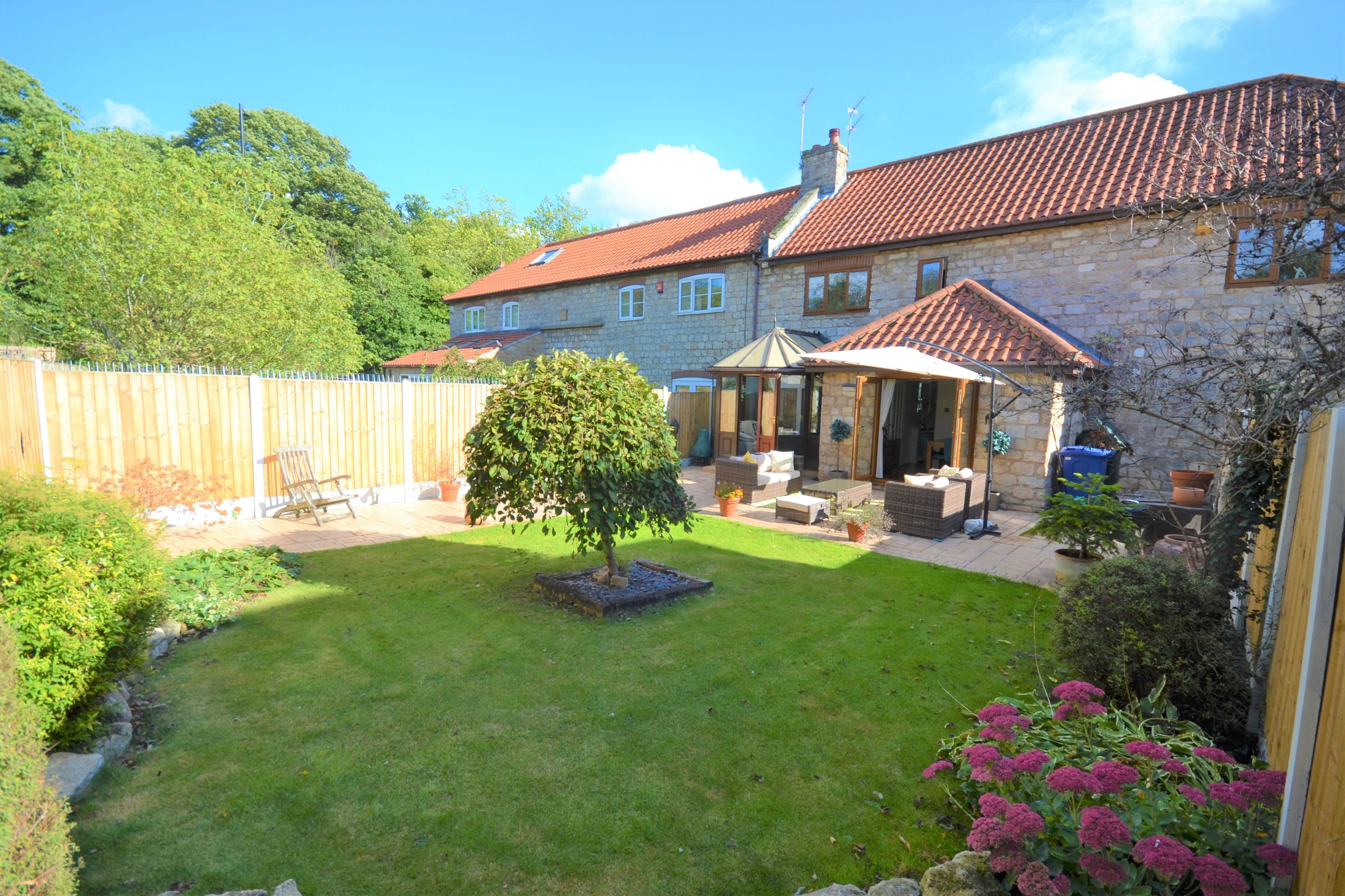 3 bed barn conversion for sale in Farm Grange, Balby, Doncaster DN4