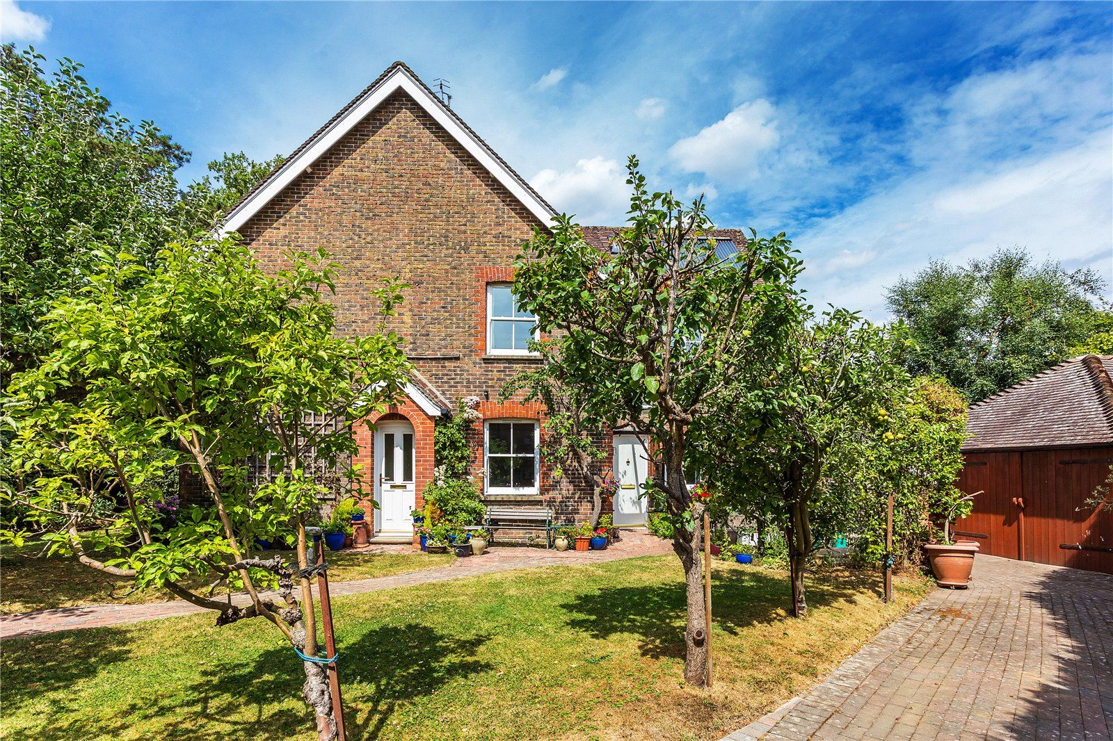 3 bed semidetached house for sale in Norwood Hill Road, Charlwood