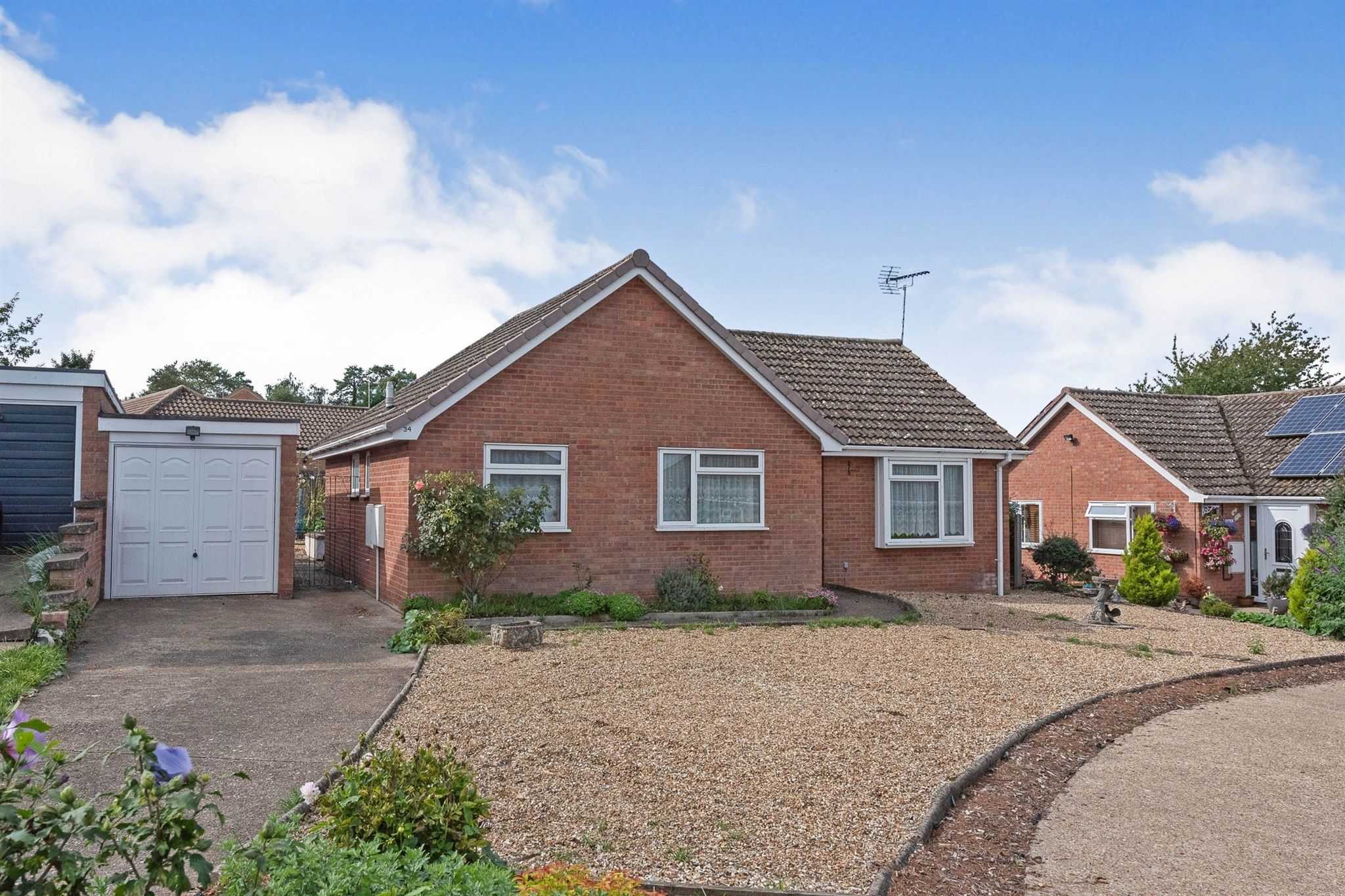 3 bed detached bungalow for sale in Bracken Rise, Brandon IP27 Zoopla