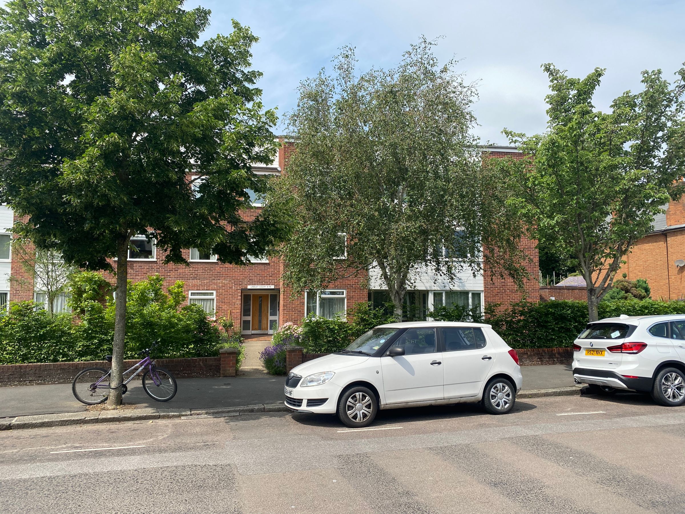 3 bed flat for sale in Lindley Court, Road, Hampton Wick