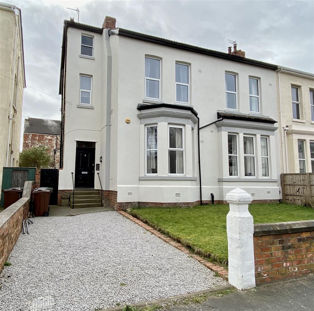 6 bed semidetached house for sale in Courtenay Road, Waterloo