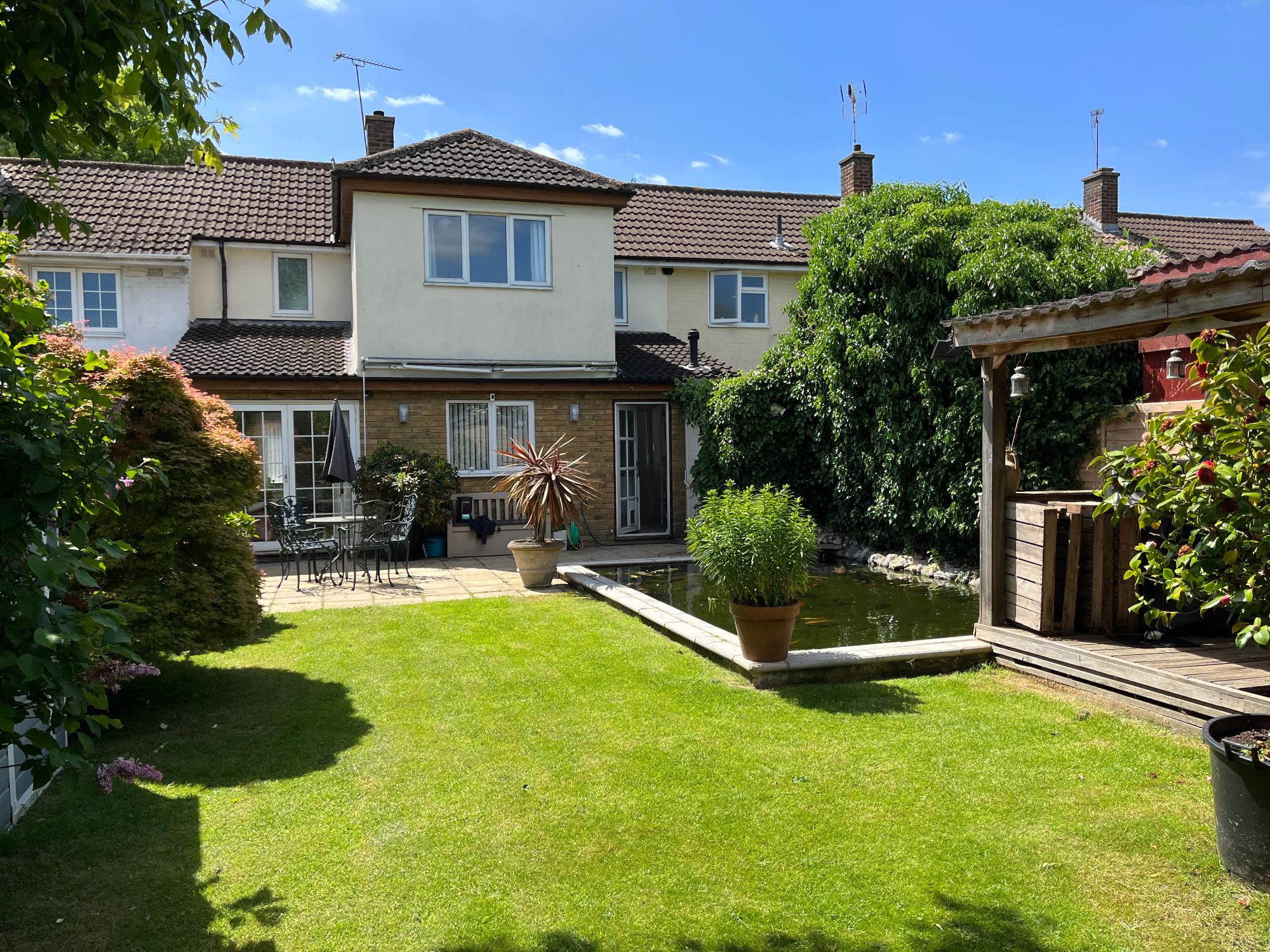 4 bed semidetached house for sale in Holden Gardens, Basildon SS14 Zoopla