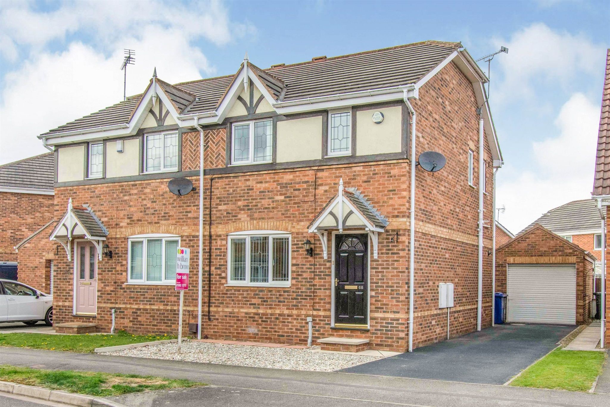 3 bed semidetached house for sale in Brodsworth Way, Rossington