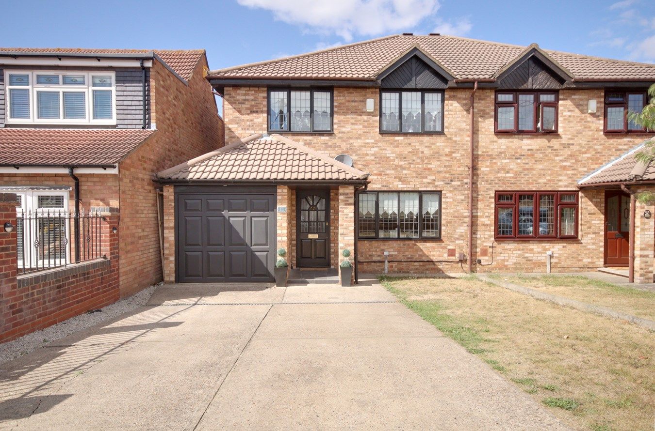 4 bed semidetached house for sale in Abbey Wood Lane, Rainham RM13