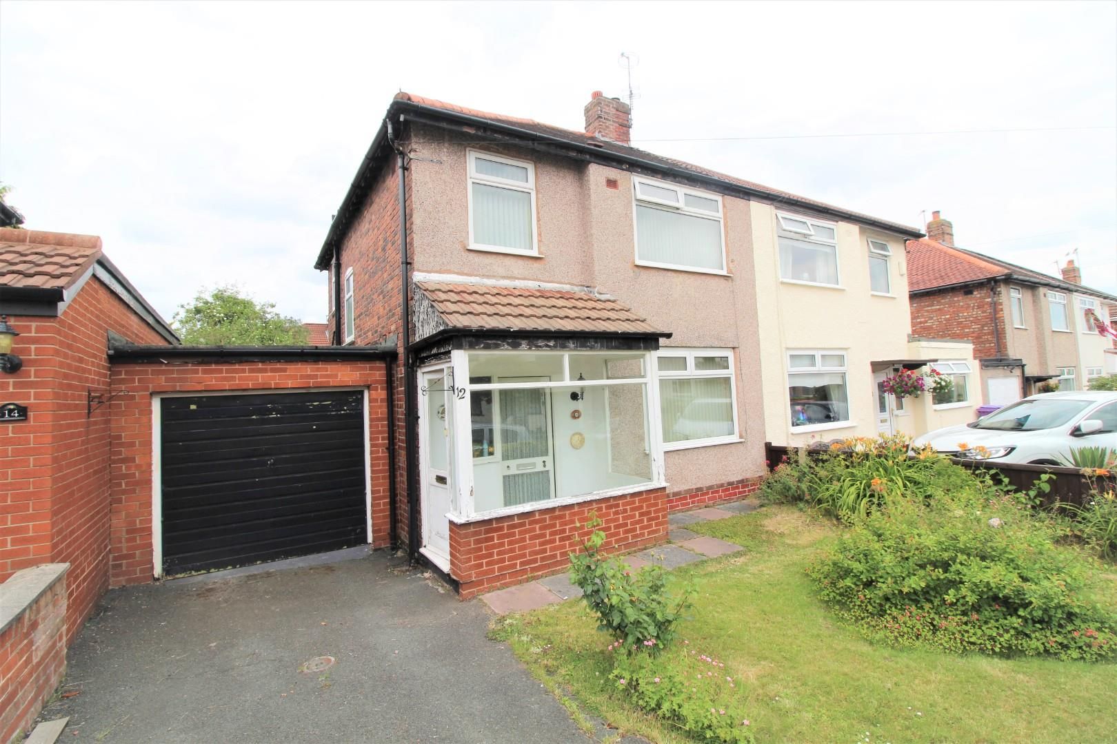 3 bed semidetached house for sale in Mackets Close, Woolton, Liverpool