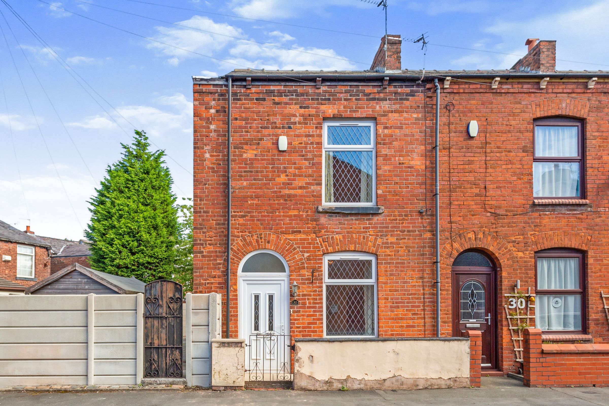 2 bed end terrace house for sale in Derby Street, Failsworth