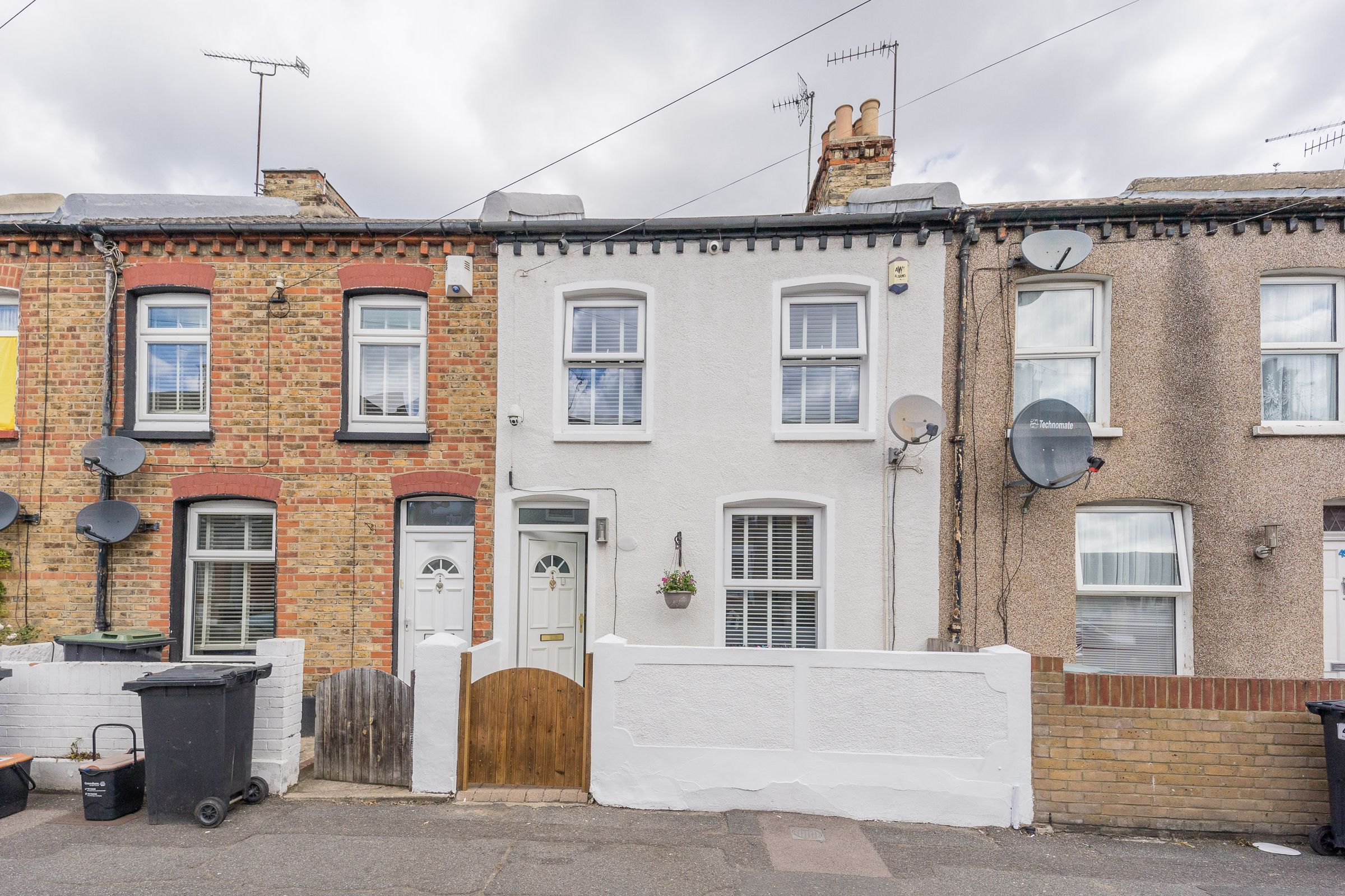 2 bed terraced house for sale in Raphael Road, Gravesend, Kent DA12 Zoopla