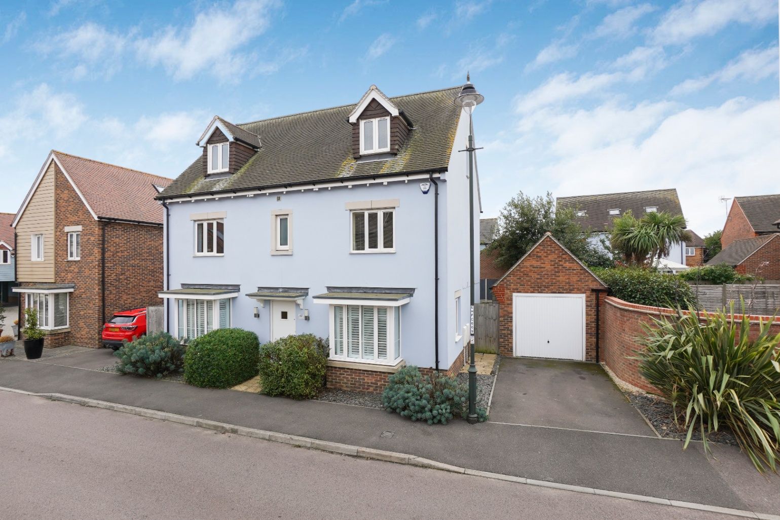 5 bed detached house for sale in Helen Thompson Close, Iwade