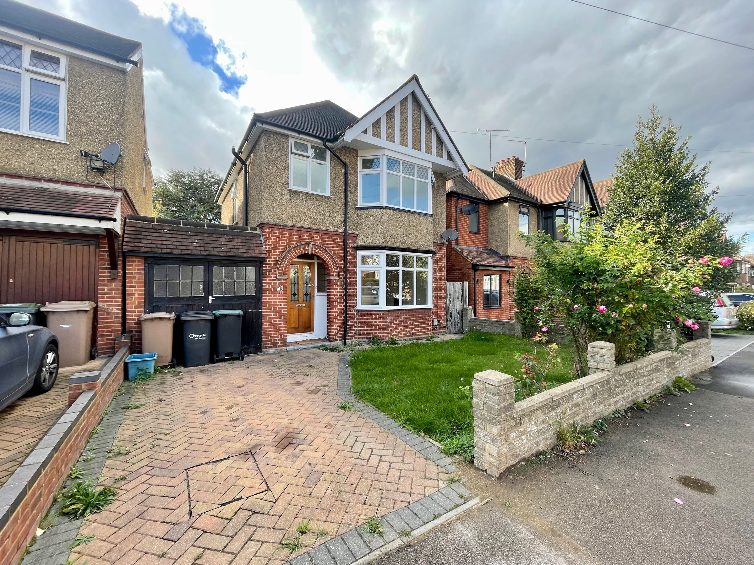 4 bed property to rent in Wychwood Avenue, Luton LU2 Zoopla