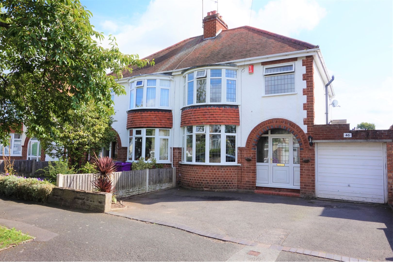 3 bed semidetached house for sale in Wychbury Road, Finchfield