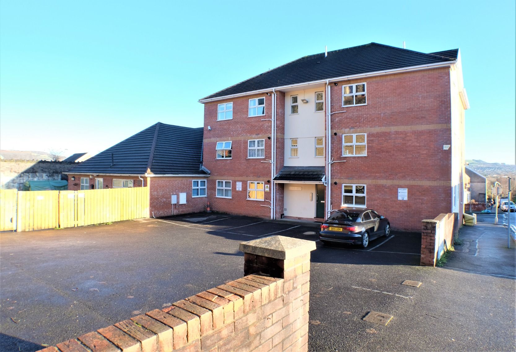 1 bed flat for sale in Crown Street, Morriston, Swansea SA6 Zoopla