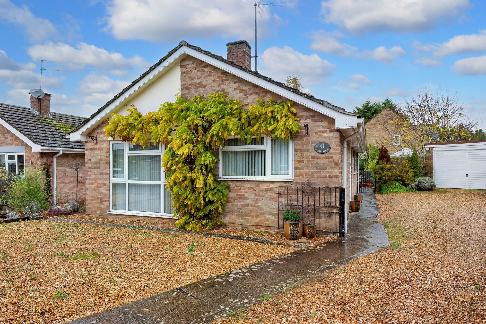 3 bed bungalow for sale in New Road, Hailey OX29 Zoopla
