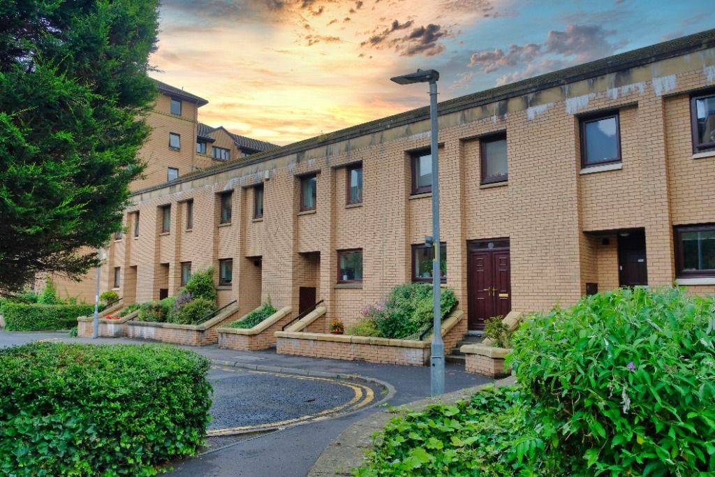 Parsonage Square, Merchant City, Glasgow G4  