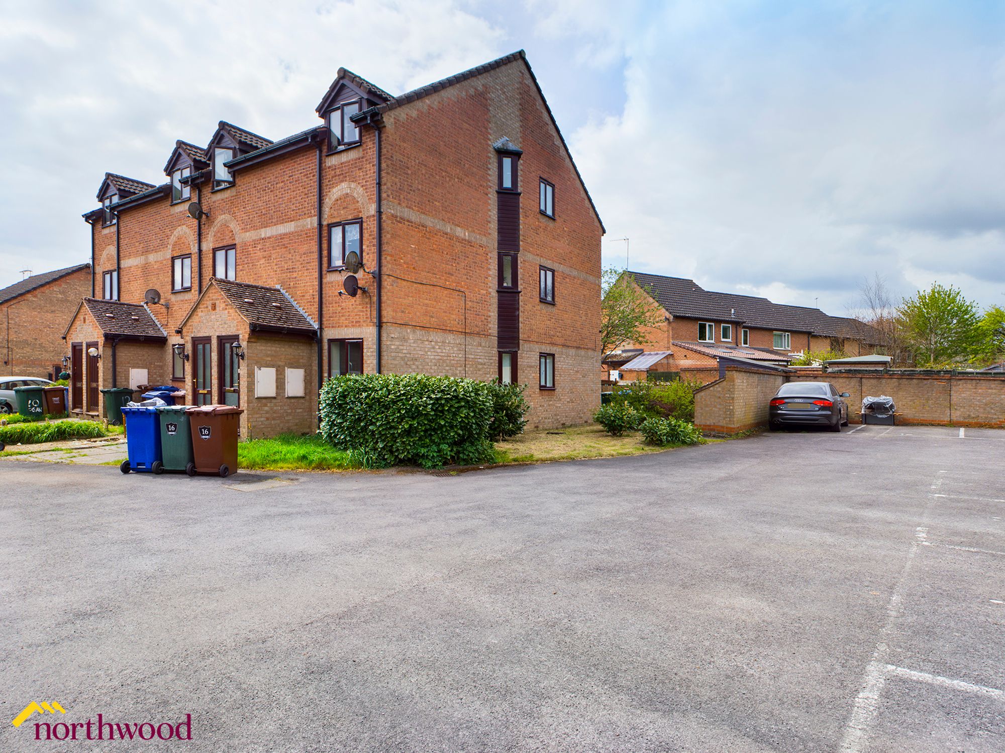 2 bed to rent in Dean Close, Banbury OX16 Zoopla