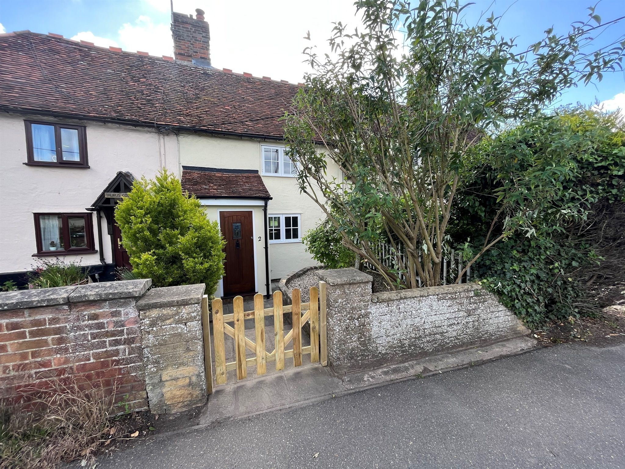 2 bed terraced house for sale in London Road, Newport, Saffron Walden