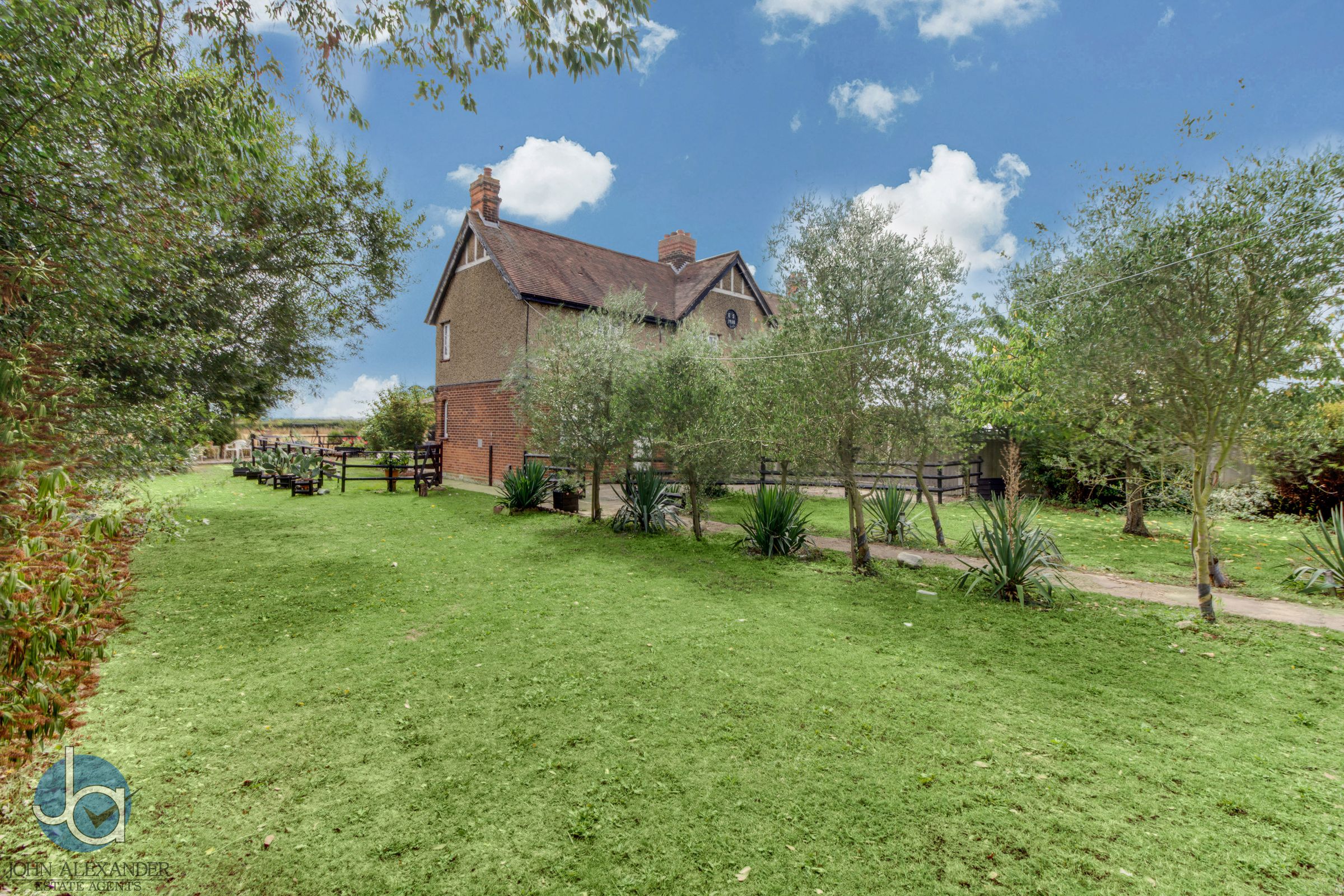 3 bed semidetached house for sale in London Road, Feering, Colchester